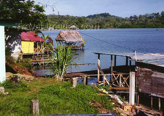 panama25: Panama - Bastimentos Island (Bocas de Toro province): village of United Fruit banana workers / pueblo de trabajadores bananeros - photo by G.Frysinger - (c) Travel-Images.com - Stock Photography agency - Image Bank