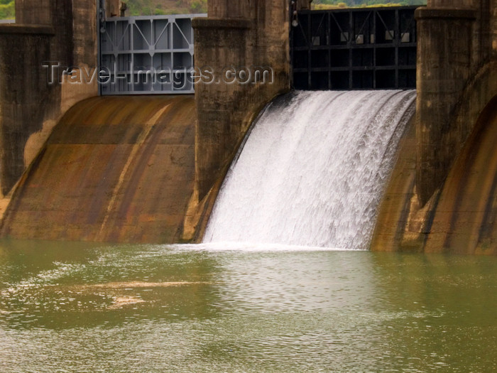 panama251: Panama Canal - Miraflores Dam - detail - photo by H.Olarte - (c) Travel-Images.com - Stock Photography agency - Image Bank