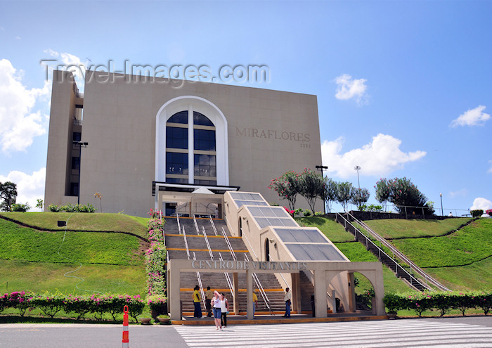 panama252: Panama Canal: Miraflores Visitors Center, offers the visitor a deeper view of the Panama Canal and its inner works - ACP - Autoridad del Canal de Panamá - photo by M.Torres - (c) Travel-Images.com - Stock Photography agency - Image Bank