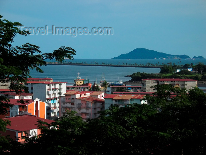 panama255: Panama City / Ciudad de Panama: El Chorrillo area - looking towards the Amador causeway and the Pacific entrance of the canal - photo by H.Olarte - (c) Travel-Images.com - Stock Photography agency - Image Bank