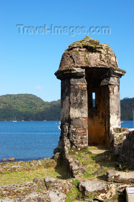 panama259: Fuerte de Santiago de la Gloria, Portobello Panama - guerite. This fort or battery guarded the entrance to Portobello city on the XVI Century. - photo by H.Olarte - (c) Travel-Images.com - Stock Photography agency - Image Bank