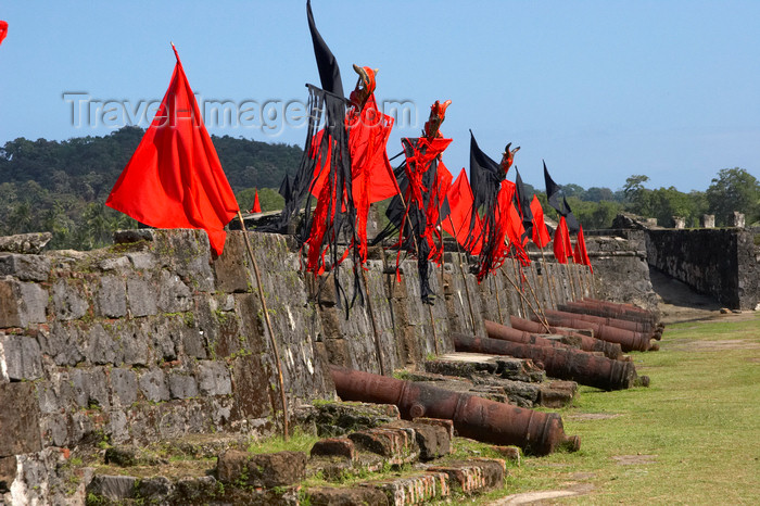 panama270: Fuerte de San Jeronimo - Spanish artillery, Portobello, Colon, Panama, Central America, during the bi-annual devils and congo festival - photo by H.Olarte - (c) Travel-Images.com - Stock Photography agency - Image Bank