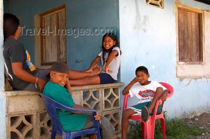 panama306: Three kids smile for the camera in Portobello, Colon, Panama, Central America - photo by H.Olarte - (c) Travel-Images.com - Stock Photography agency - Image Bank