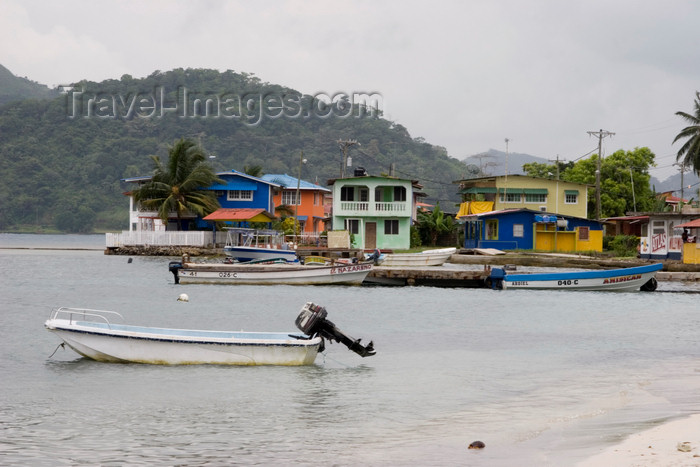 panama314: houses by the beach - Isla Grande, Colon, Panama, Central America - photo by H.Olarte - (c) Travel-Images.com - Stock Photography agency - Image Bank