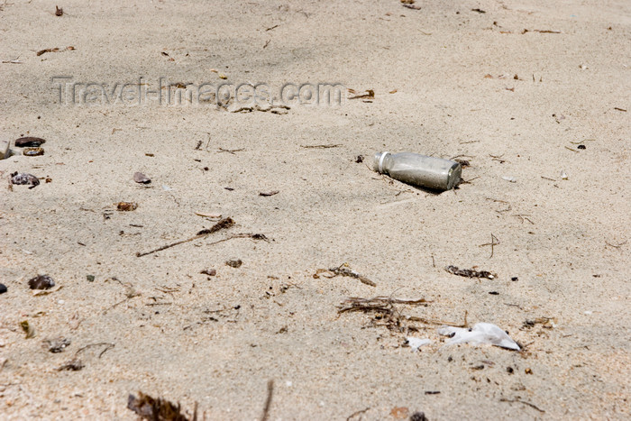 panama317: Caribbean sand - beach - Isla Grande, Colon, Panama, Central America - photo by H.Olarte - (c) Travel-Images.com - Stock Photography agency - Image Bank