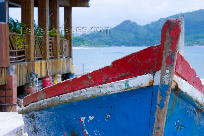 panama322: blue boat and restaurant - Isla Grande, Colon, Panama, Central America - photo by H.Olarte - (c) Travel-Images.com - Stock Photography agency - Image Bank