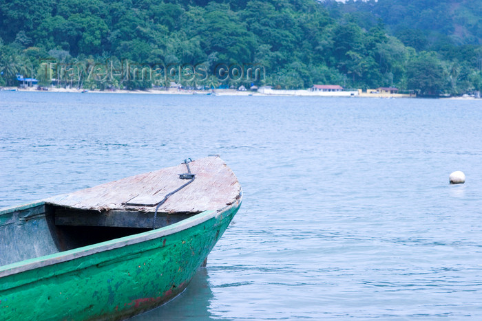 panama327: boat and the Caribbean Sea - Isla Grande, Colon, Panama, Central America - photo by H.Olarte - (c) Travel-Images.com - Stock Photography agency - Image Bank