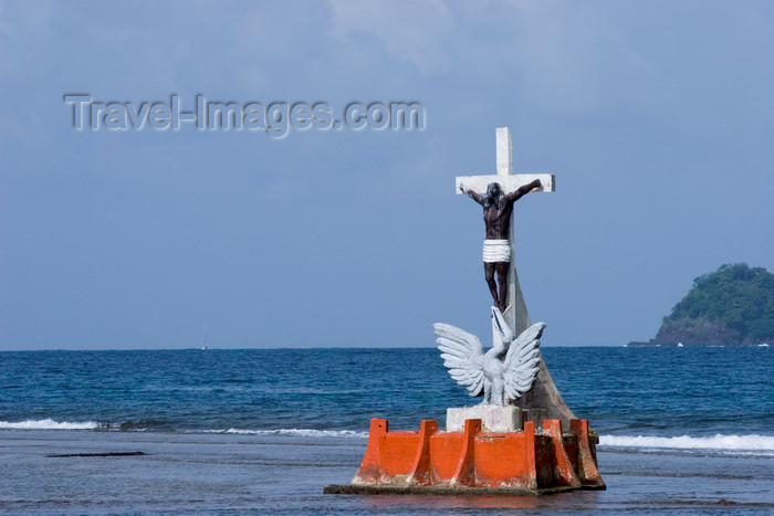 panama333: a crucifix in the water. Isla Grande, Colon, Panama, Central America - photo by H.Olarte - (c) Travel-Images.com - Stock Photography agency - Image Bank