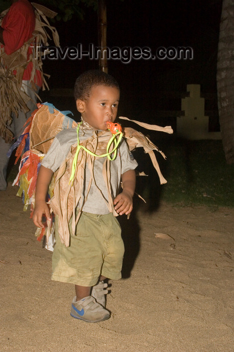 panama337: small Congo dancer, Isla Grande, Panama, Central America - photo by H.Olarte - (c) Travel-Images.com - Stock Photography agency - Image Bank