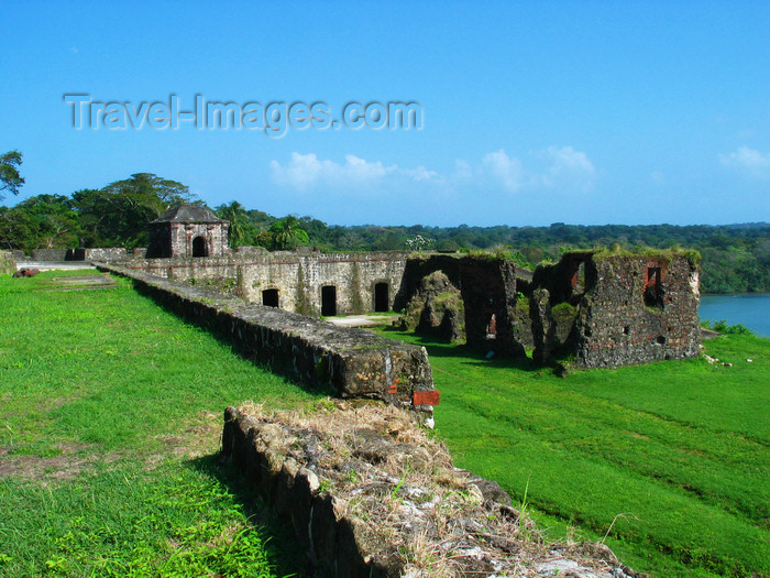 panama341: Panama - San Lorenzo del Chagres Castle. Destroyed by Sir Henry Morgan on his way to take Panama City - Castillo San Lorenzo el Real de Chagre - photo by H.Olarte - (c) Travel-Images.com - Stock Photography agency - Image Bank