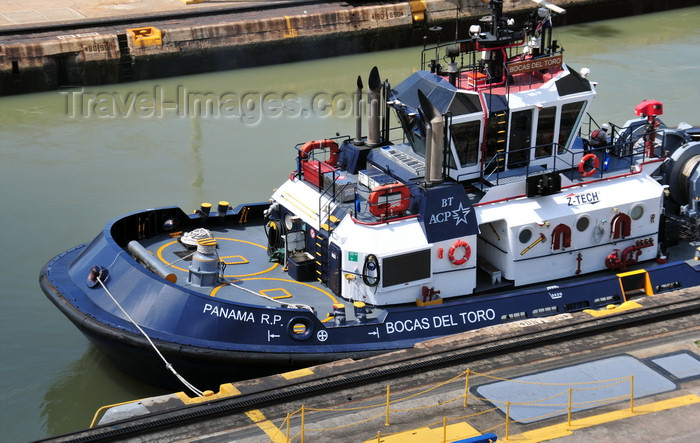 panama362: Panama canal: Miraflores locks - tugboat Bocas del Toro - Z-Tech 6000 Class ship-assist vessel designed by Robert Allan Ltd. and PSA Marine - bollard pull of 61 tons - Panama Canal Authority (ACP) - photo by M.Torres - (c) Travel-Images.com - Stock Photography agency - Image Bank