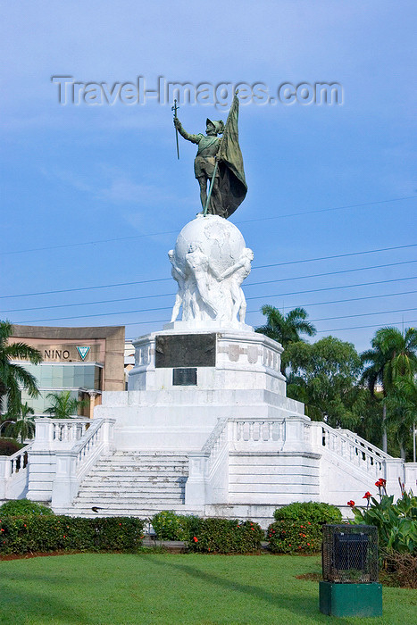 panama37: Panama City - Vasco Nunez de Balboa discoverer of the South Sea - Balboa Boulevard - photo by H.Olarte - (c) Travel-Images.com - Stock Photography agency - Image Bank