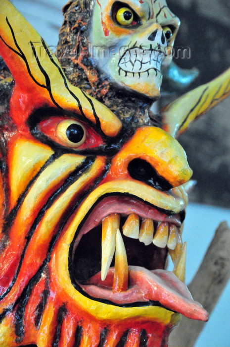 panama381: Panama City / Ciudad de Panamá: Casco Viejo - Panamanian papier-mâché mask with skull used during the Corpus Chisti celebration - Diablico Sucio Mask - photo by M.Torres - (c) Travel-Images.com - Stock Photography agency - Image Bank