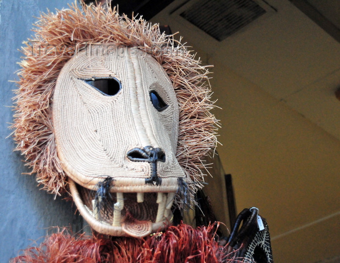 panama394: Panama City / Ciudad de Panamá: Casco Viejo - Emberá palm fiber mask - lion - photo by M.Torres - (c) Travel-Images.com - Stock Photography agency - Image Bank