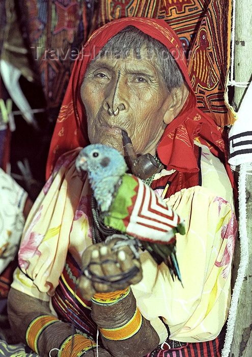 panama40: Panama - comarca Kuna Yala - San Blas Islands: Kuna woman smoking a pipe - photo by A.Walkinshaw - (c) Travel-Images.com - Stock Photography agency - Image Bank