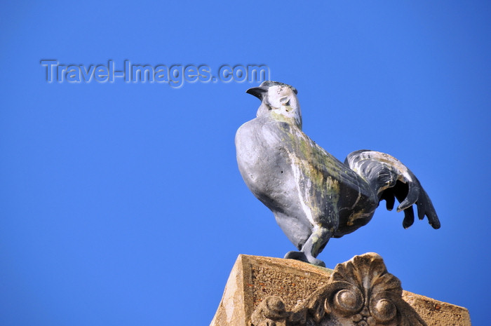 panama407: Panama City / Ciudad de Panamá: Casco Viejo - Plaza de Francia - French cockrel atop the obelisk - photo by M.Torres - (c) Travel-Images.com - Stock Photography agency - Image Bank