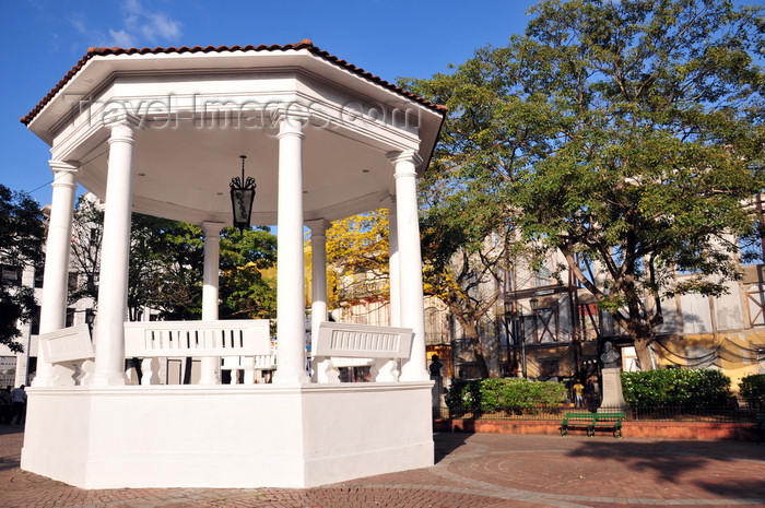 panama426: Panama City / Ciudad de Panamá: Plaza de la Independencia - bandstand in a sunny afternoon - pavilion - photo by M.Torres - (c) Travel-Images.com - Stock Photography agency - Image Bank