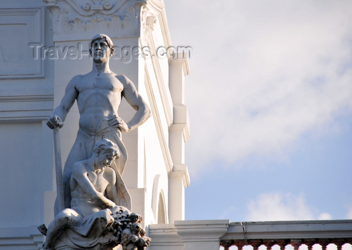 panama430: Panama City / Ciudad de Panamá: Plaza de la Independencia - statue on the façade of the old city hall - Antiguo Palacio Municipal - Museo de Historia de Panamá - photo by M.Torres - (c) Travel-Images.com - Stock Photography agency - Image Bank