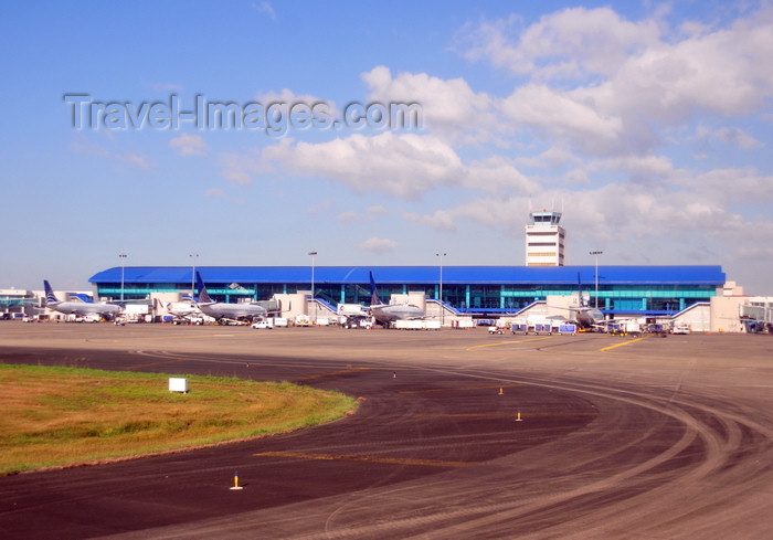 panama434: Panama City / Ciudad de Panama: Tocumen International Airport - terminal - airside with aircraft on their ramps - photo by M.Torres - (c) Travel-Images.com - Stock Photography agency - Image Bank