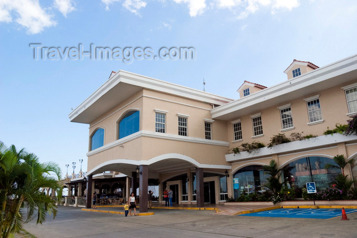 panama445: Panama City / Ciudad de Panama: Flamenco Marina, Flamenco island - Amador Causeway  - photo by H.Olarte - (c) Travel-Images.com - Stock Photography agency - Image Bank