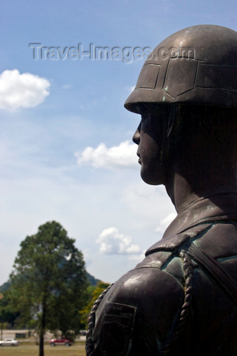 panama454: Panama City / Ciudad de Panama: a bronze soldier watches General Omar Torrijos Herrera Memorial - sculptor Carlos Arboleda - Amador Causeway  - photo by H.Olarte - (c) Travel-Images.com - Stock Photography agency - Image Bank