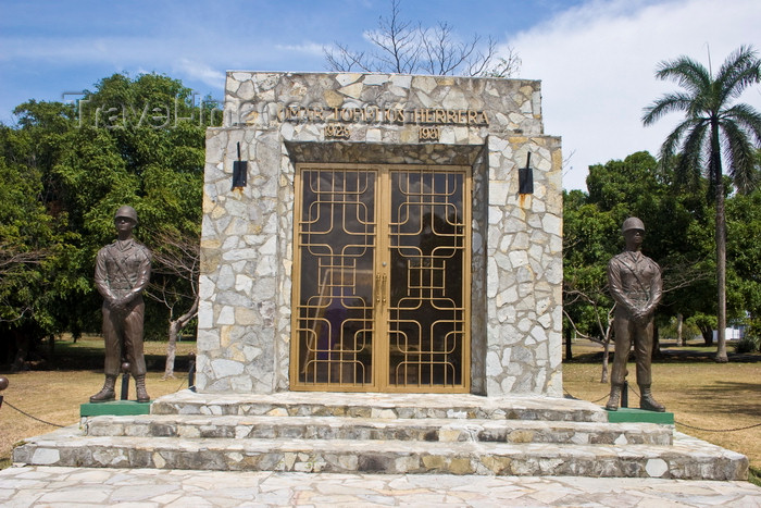 panama455: Panama City / Ciudad de Panama: General Omar Torrijos Herrera Memorial - 'Maximum Leader of the Panamanian Revolution' - Amador Causeway  - photo by H.Olarte - (c) Travel-Images.com - Stock Photography agency - Image Bank