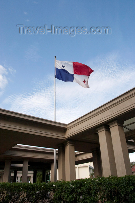 panama496: Panama City / Ciudad de Panama: Ascanio Arosemena Training Center - Panamanian Flag, Balboa  - photo by H.Olarte - (c) Travel-Images.com - Stock Photography agency - Image Bank