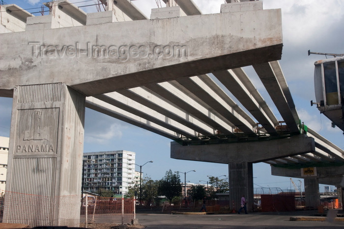 panama499: Panama City / Ciudad de Panama: 5 de Mayo vehicular bridge construction site - viaduct  - photo by H.Olarte - (c) Travel-Images.com - Stock Photography agency - Image Bank