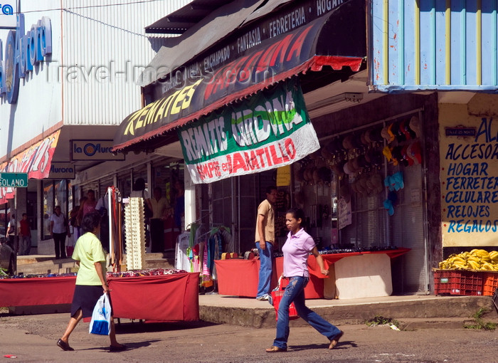 panama526: La Chorrera, Panama province: pedestrians and shops - photo by H.Olarte - (c) Travel-Images.com - Stock Photography agency - Image Bank