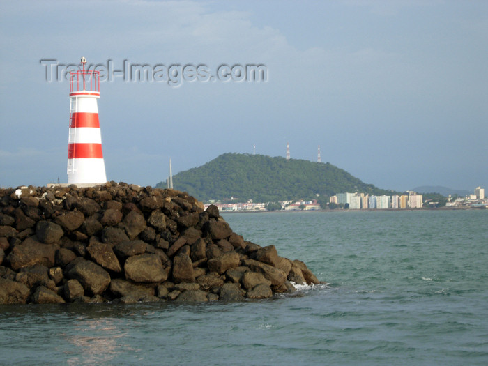panama53: Panama - Panama City - light at the harbour entrance - photo by D.Smith - (c) Travel-Images.com - Stock Photography agency - Image Bank
