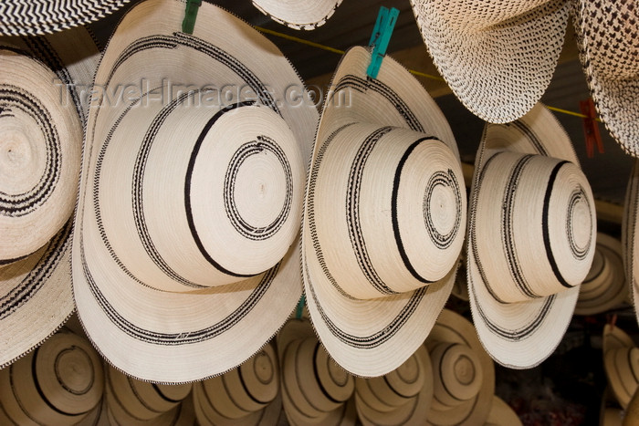 panama551: Penonomé, Coclé province, Panama: fine Panamanian hats for sale at the public market, such hats can go for up to 300 dollars - photo by H.Olarte - (c) Travel-Images.com - Stock Photography agency - Image Bank