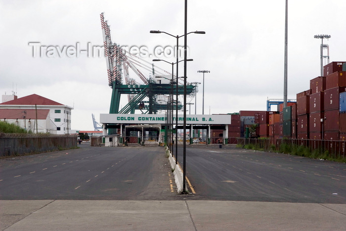 panama563: Colón, Panama: Colon Container Terminal, operated Evergreen, - panamax container cranes - dockside gantry cranes - photo by H.Olarte - (c) Travel-Images.com - Stock Photography agency - Image Bank