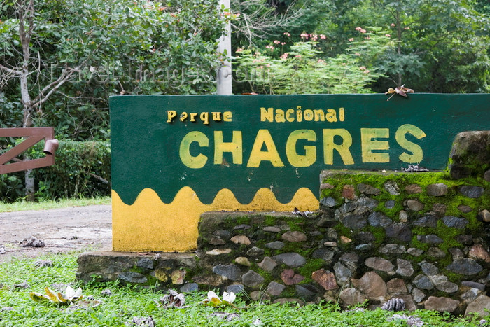 panama572: Parque Nacional Chagres, Colon province, Panama: entrance sign - photo by H.Olarte - (c) Travel-Images.com - Stock Photography agency - Image Bank