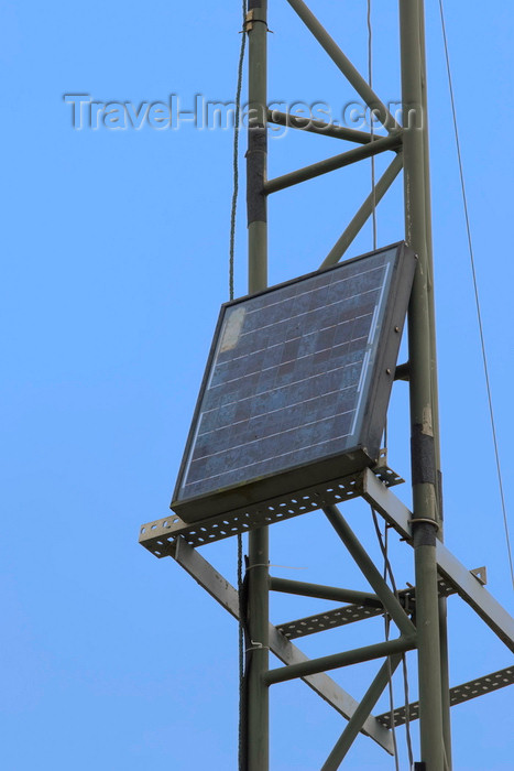 panama584: Galeta Island, Colón province, Panama: solar power panels - clean energy for the Smithsonian research Institute, Galeta Point - photo by H.Olarte - (c) Travel-Images.com - Stock Photography agency - Image Bank