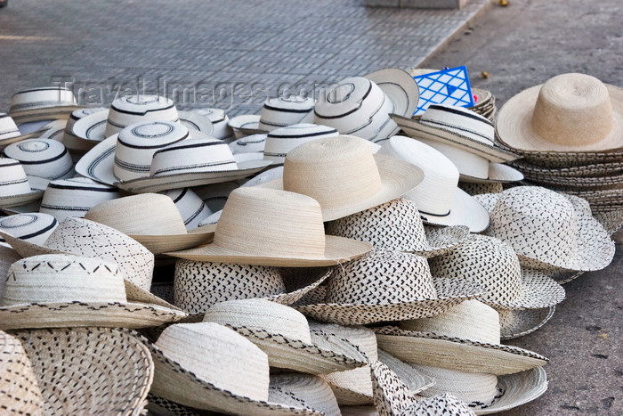 panama599: Santiago de Veraguas, Panama: Panamanian hats for sale at a public market - photo by H.Olarte - (c) Travel-Images.com - Stock Photography agency - Image Bank