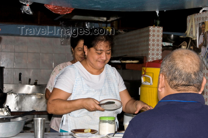panama600: Santiago de Veraguas, Panama: you can get a delicious and very cheap meal at El Mosquero, Santiago's public market - photo by H.Olarte - (c) Travel-Images.com - Stock Photography agency - Image Bank