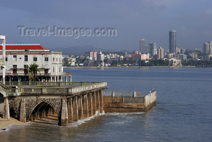 panama62: Panama City: skyline - modern Panama City seen from El Casco Viejo - Antiguo Club Union - photo by H.Olarte - (c) Travel-Images.com - Stock Photography agency - Image Bank