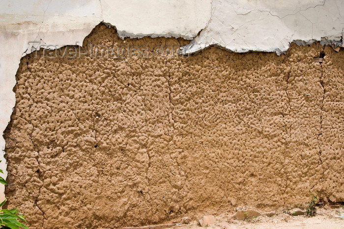 panama631: Herrera, Azuero, Los Santos province, Panama: adobe house - detail of old wall - photo by H.Olarte - (c) Travel-Images.com - Stock Photography agency - Image Bank