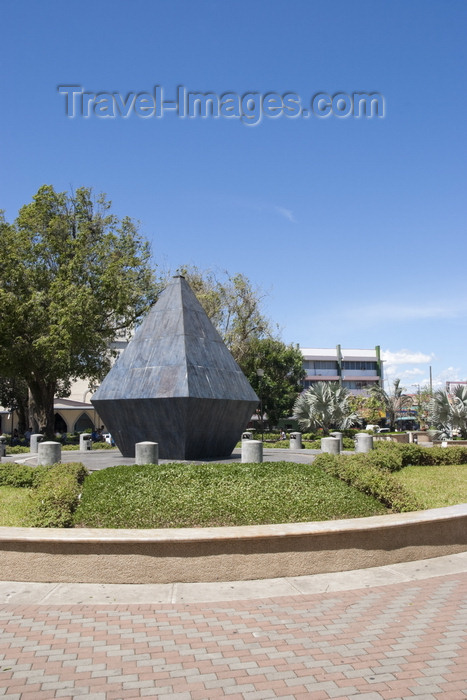 panama633: David, Chiriquí Province, Panama: fat obelisk - Miguel de Cervantes park, dedicated to the 'father' of the Castilian language - photo by H.Olarte - (c) Travel-Images.com - Stock Photography agency - Image Bank