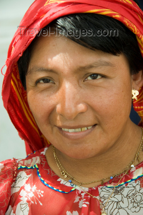 panama64: Panama - Panama City - indigenous woman with candid face - Kuna indian - photo by D.Smith - (c) Travel-Images.com - Stock Photography agency - Image Bank