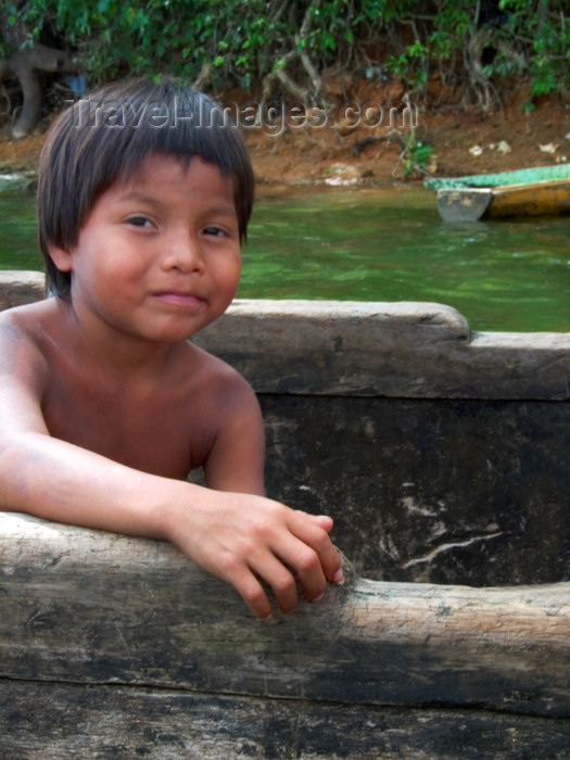 panama77: Panama - Chagres National Park: Embera Drua Kid Stares at the Camera - photo by H.Olarte - (c) Travel-Images.com - Stock Photography agency - Image Bank