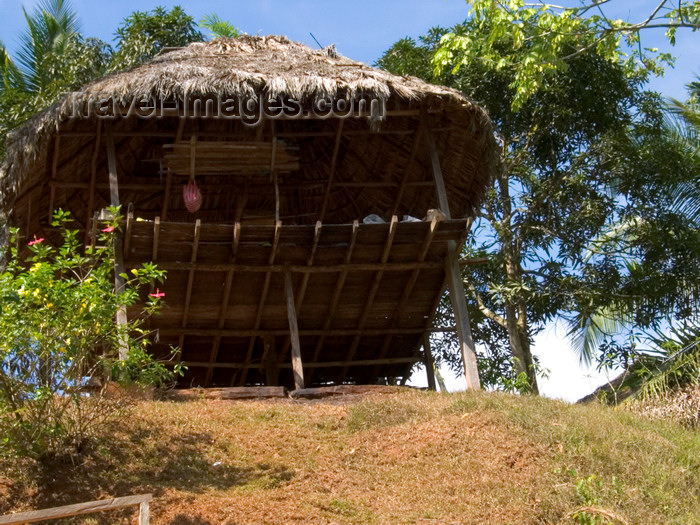 panama85: Panama - Chagres National Park: Typical Embera Drua house - Panama province - photo by H.Olarte - (c) Travel-Images.com - Stock Photography agency - Image Bank