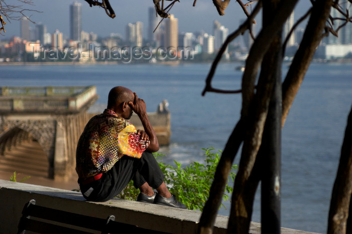 panama92: Panama City / Ciudad de Panamá: man looking at the city from Las Bovedas in the Casco Viejo - photo by H.Olarte - (c) Travel-Images.com - Stock Photography agency - Image Bank