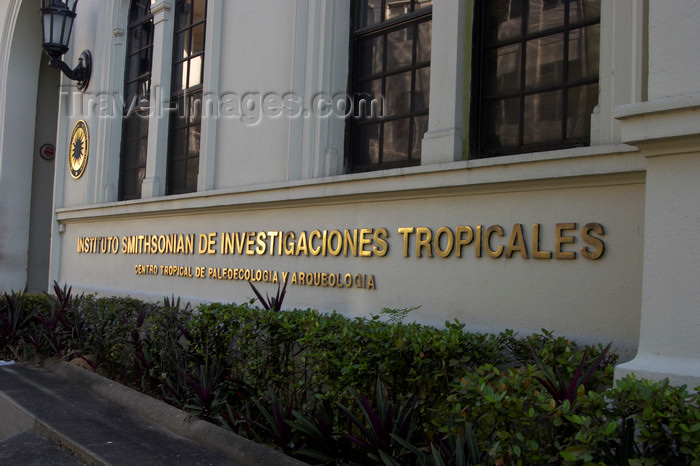 panama96: Panama City: Smithsonian Institute for Tropical Research - STRI - Centro de Paleoecología y Arqueología Tropical - photo by H.Olarte - (c) Travel-Images.com - Stock Photography agency - Image Bank