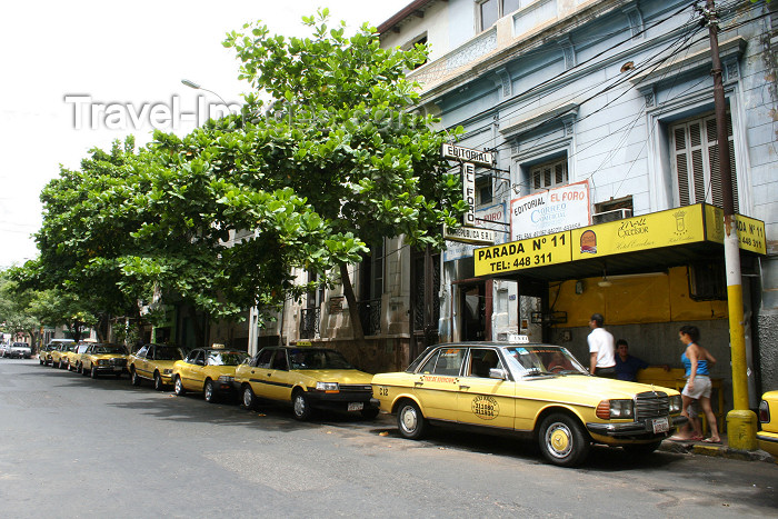 paraguay43: Asunción, Paraguay: Taxi rank near Excelsior Mall / Excelsion Hotel - Chile street / Parada de taxi - photo by A.Chang - (c) Travel-Images.com - Stock Photography agency - Image Bank