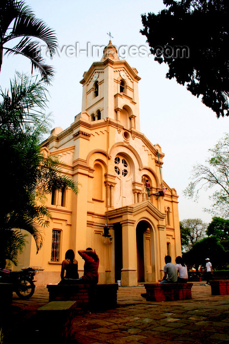 paraguay52: Luque - Departamento Central, Paraguay: church of Our Lady of the Rosary | Parroquia Virgen del Rosario - iglesia - photo by A.Chang - (c) Travel-Images.com - Stock Photography agency - Image Bank