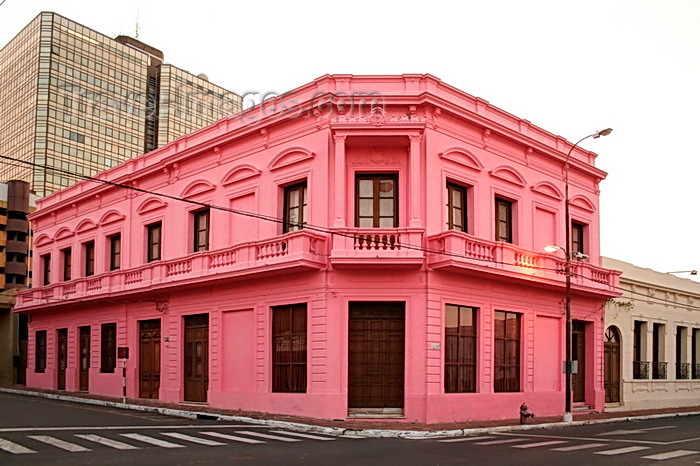 paraguay60: Asunción, Paraguay: pink façade - colonial style house, city-centre - photo by A.Chang - (c) Travel-Images.com - Stock Photography agency - Image Bank