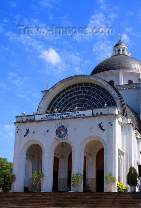 paraguay86: Caacupé, department of Cordillera, Paraguay: Basilica of Our Lady of Miracles - hosts a major religious festival, annually on 8 December - Villa Serrana - photo by A.Chang - (c) Travel-Images.com - Stock Photography agency - Image Bank