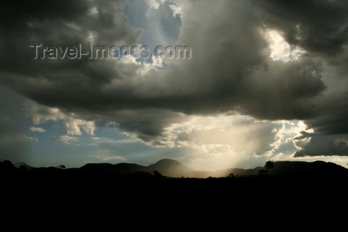 paraguay94: Cordillera del Ybytyruzu, Guaira department, Paraguay: storm - rain over the Ybytyruzu mountains - photo by A.Chang - (c) Travel-Images.com - Stock Photography agency - Image Bank