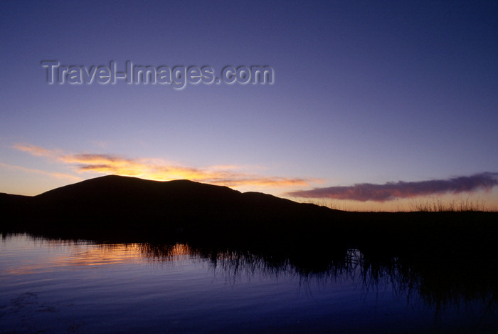 peru112: Lake Titicaca, Puno department, Peru: tranquil sunset - photo by C.Lovell - (c) Travel-Images.com - Stock Photography agency - Image Bank